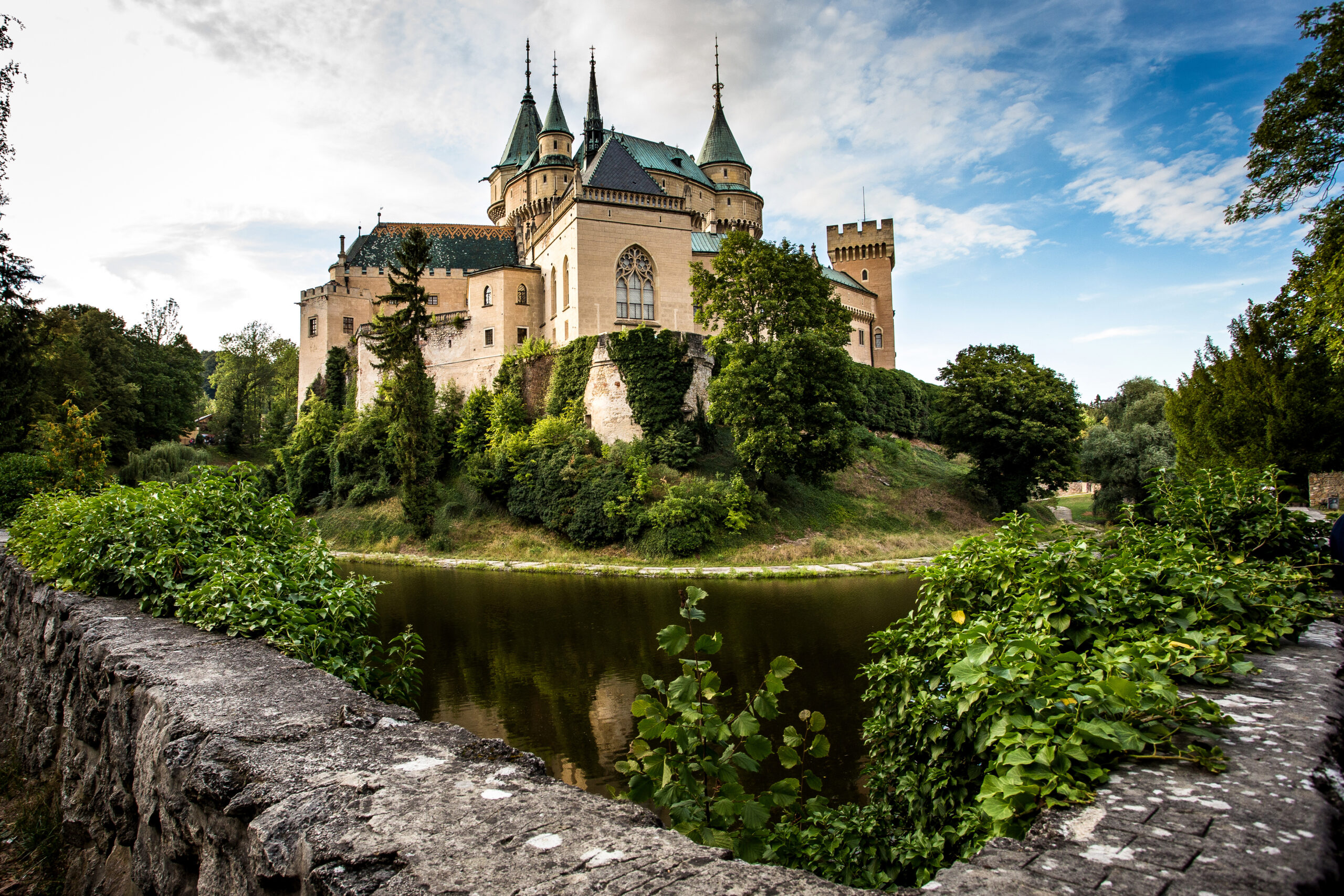 production-services-and-filming-in-slovakia-castle