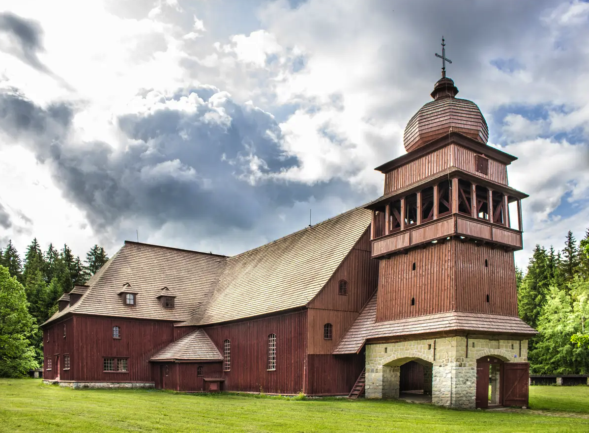 production-services-and-filming-in-slovakia-traditional-wooden-church